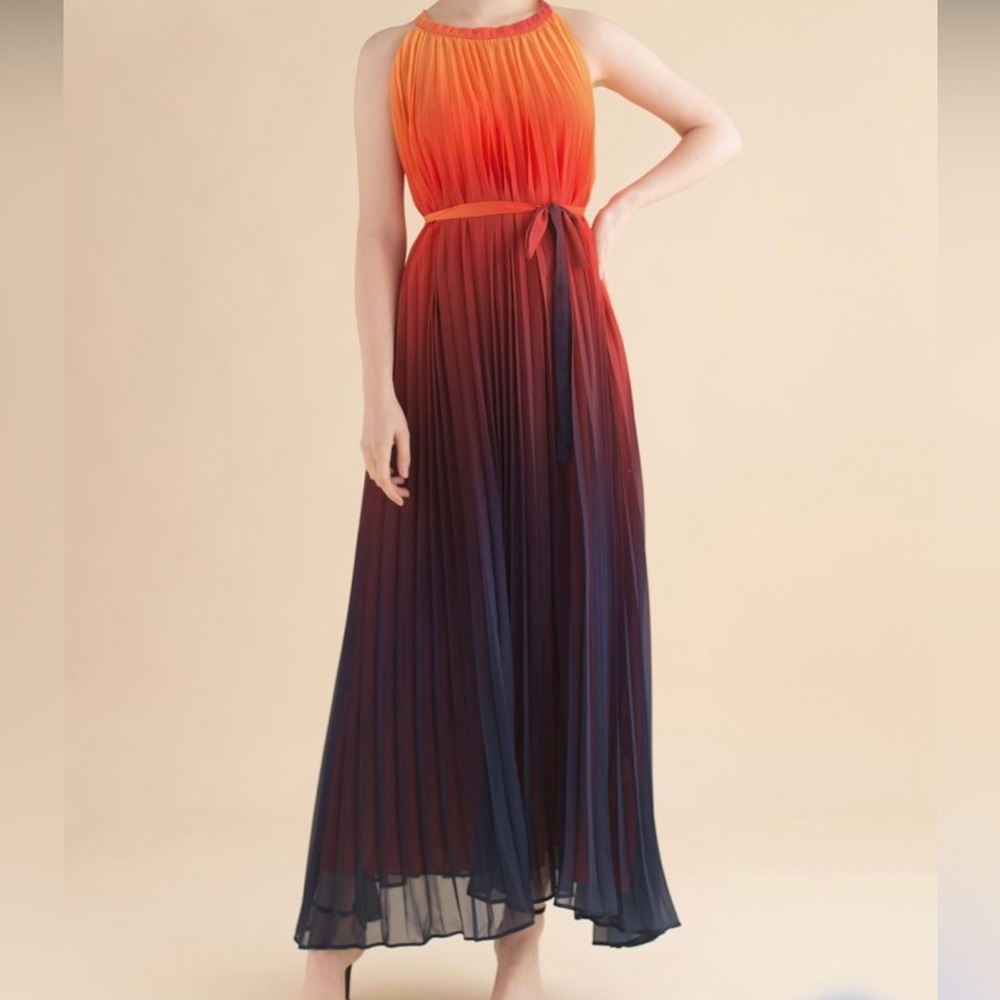 Chicwish SPLENDOR OF THE SUNSET GRADIENT PLEATED MAXI DRESS. Size XS/S.